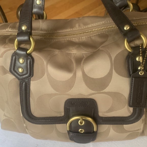 Coach Campbell Brown
Beige Signature Sateen
With Leather Straps - Picture 9 of 13